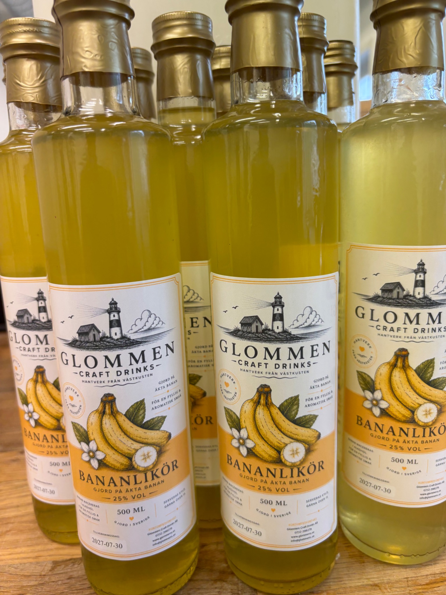 Flaskor med Glommen Craft Drinks bananlikör